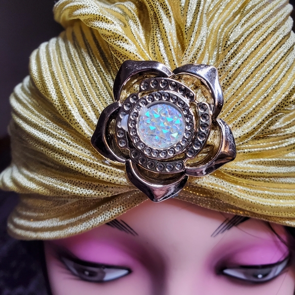 Gold shimmer irridescent broach hat - Picture 3 of 11